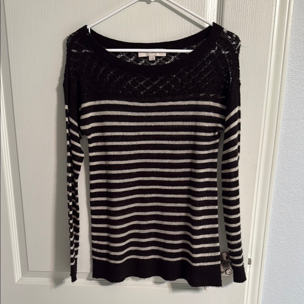 So Cute! Very Lightweight Loft Black and White Striped Sweater - Small